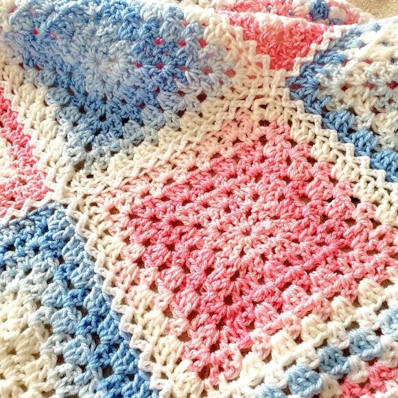 Crochet BABY BLANKET AFGHAN Lap Granny Squares 31"x 31" Blue Pink White - Picture 5 of 7